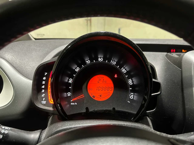 Toyota aygo 1.0 vvt-i x-play 72pk 2020, j-855-xb - afbeelding 16 van  38