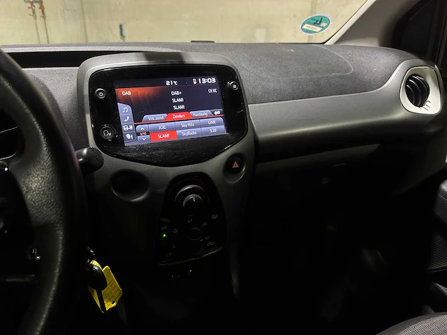 Toyota aygo 1.0 vvt-i x-play 72pk 2020, j-855-xb - afbeelding 18 van  38