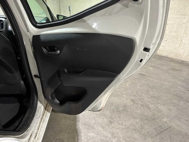Toyota aygo 1.0 vvt-i x-play 72pk 2020, j-855-xb - afbeelding 27 van  38