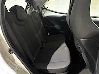 Toyota aygo 1.0 vvt-i x-play 72pk 2020, j-855-xb - afbeelding 28 van  38