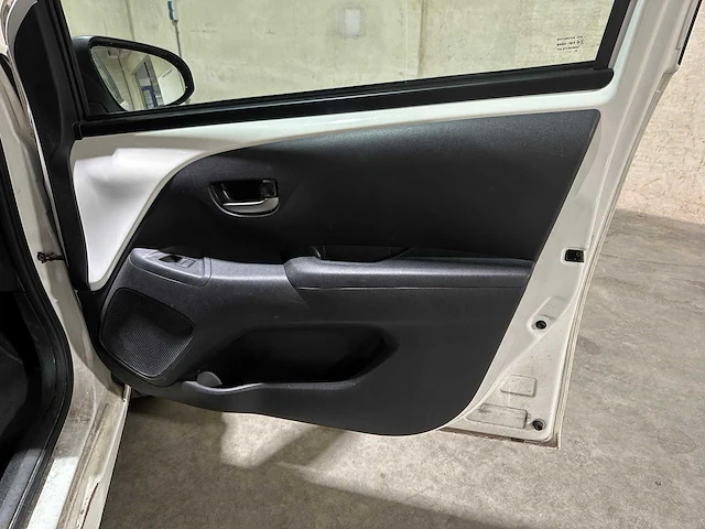 Toyota aygo 1.0 vvt-i x-play 72pk 2020, j-855-xb - afbeelding 29 van  38