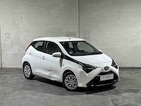 Toyota aygo 1.0 vvt-i x-play 72pk 2020, j-855-xb - afbeelding 35 van  38