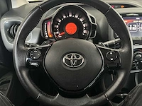 Toyota aygo 1.0 vvt-i x-play automaat | l-801-bj - afbeelding 5 van  23