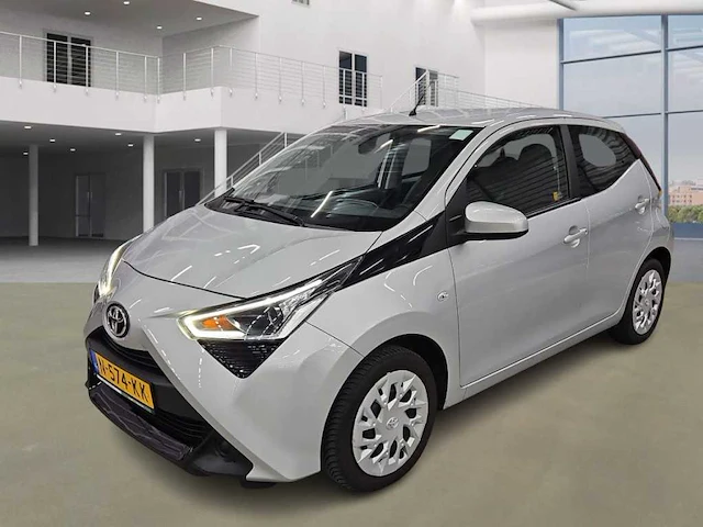 Toyota aygo 1.0 vvt-i x-play car 2021 | n-574-kk - afbeelding 1 van  18