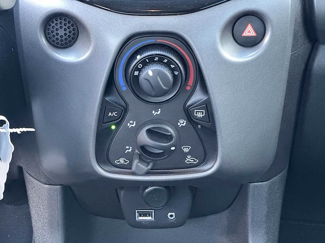Toyota aygo 1.0 vvt-i x-play car 2021 | n-574-kk - afbeelding 20 van  28