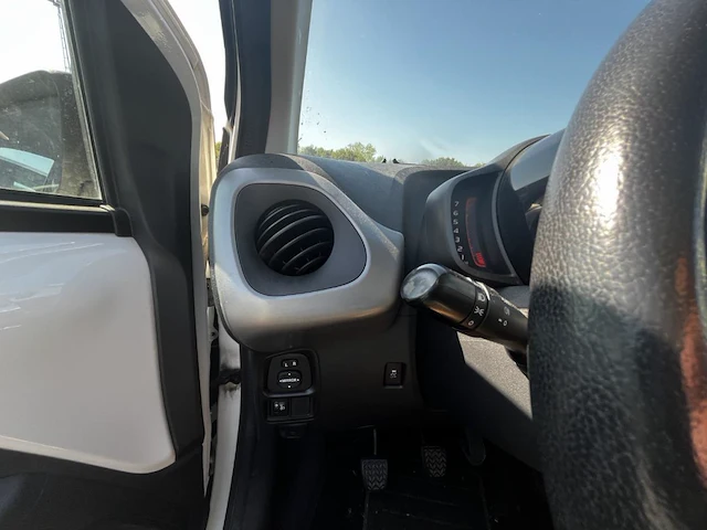 Toyota aygo 1.0i vvt-i x 69, 2015 - afbeelding 6 van  27