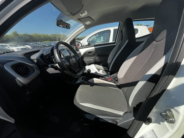 Toyota aygo 1.0i vvt-i x 69, 2015 - afbeelding 8 van  27