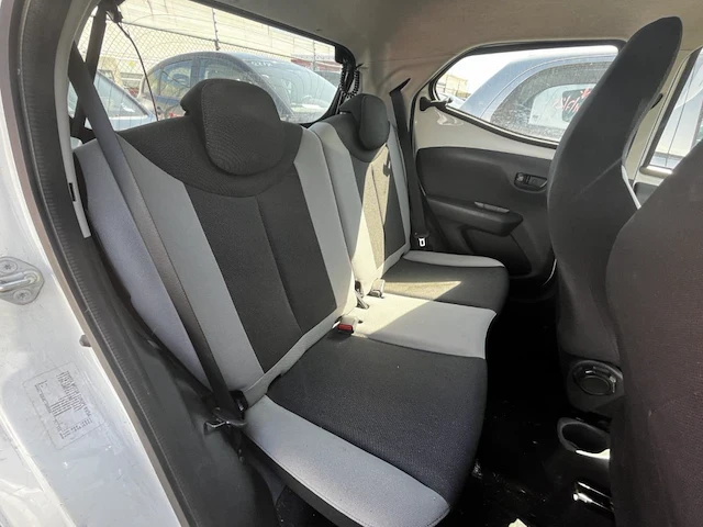 Toyota aygo 1.0i vvt-i x 69, 2015 - afbeelding 11 van  27