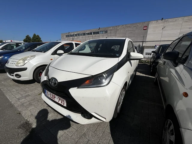 Toyota aygo 1.0i vvt-i x 69, 2015 - afbeelding 1 van  27