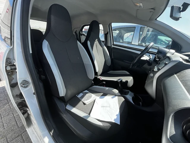 Toyota aygo 1.0i vvt-i x 69, 2015 - afbeelding 14 van  27