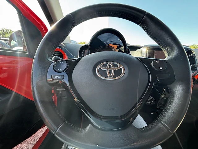 Toyota aygo 1.0i vvt-i x-play 69, 2015 - afbeelding 4 van  27