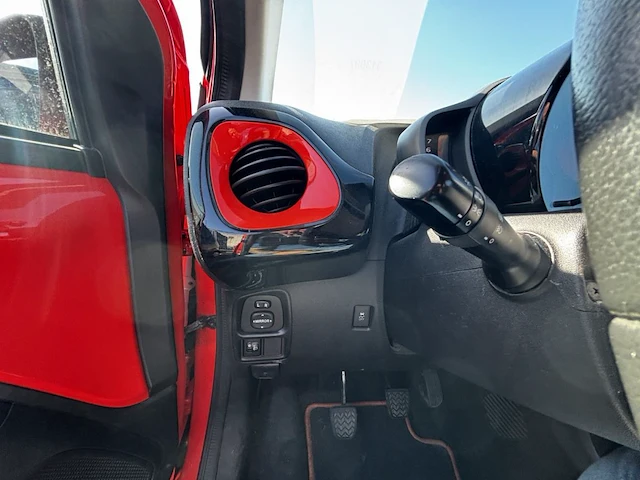 Toyota aygo 1.0i vvt-i x-play 69, 2015 - afbeelding 5 van  27