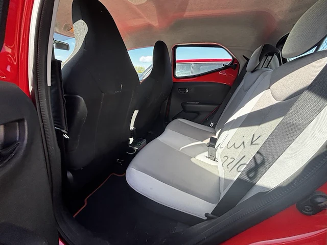 Toyota aygo 1.0i vvt-i x-play 69, 2015 - afbeelding 8 van  27