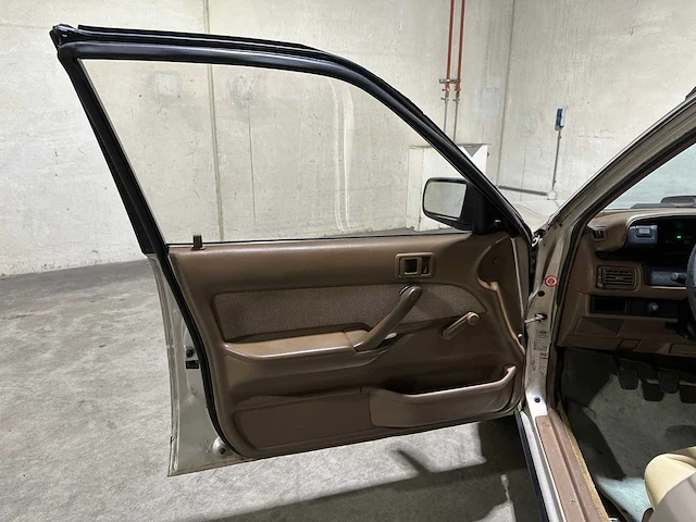 Toyota camry 2.0 xli tc 16 128pk 1987, sn-87-jy - afbeelding 18 van  34