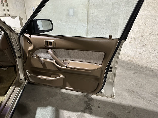 Toyota camry 2.0 xli tc 16 128pk 1987, sn-87-jy - afbeelding 26 van  34