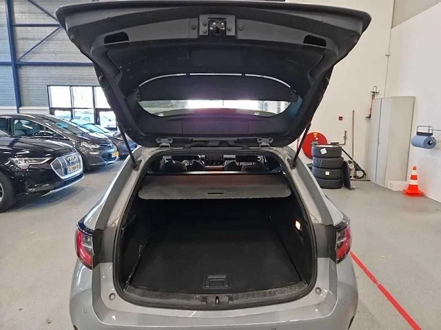 Toyota corolla touring sports 2.0 hybrid business plus - 2020 | h-237-gz - afbeelding 8 van  16