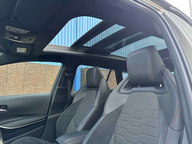 Toyota corolla touring sports 2.0 hybrid executive car 2023 | 00-31-81 - afbeelding 4 van  30