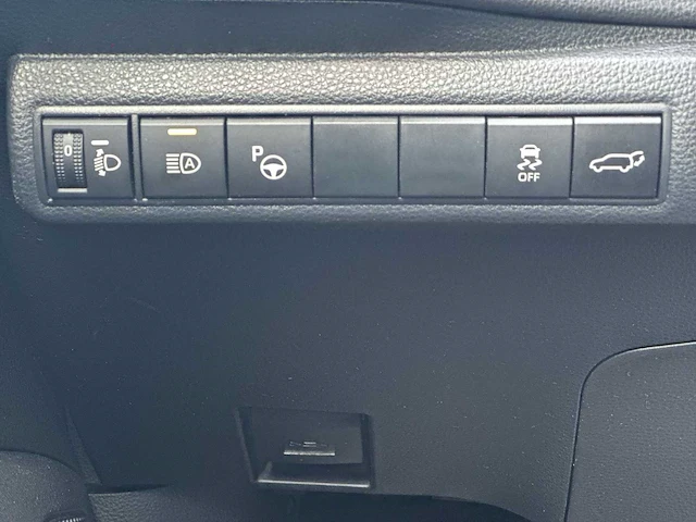 Toyota corolla touring sports 2.0 hybrid executive car 2023 | 00-31-81 - afbeelding 11 van  30