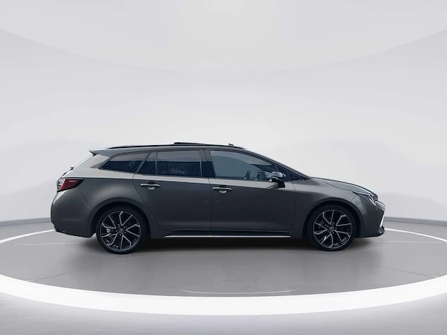 Toyota corolla touring sports 2.0 hybrid executive car 2023 | 00-31-81 - afbeelding 30 van  30