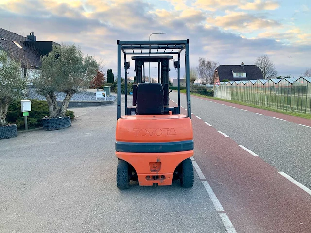 Toyota fbmf25 vorkheftruck - afbeelding 26 van  28