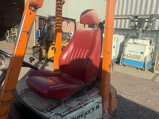 Toyota fgi 18 vorkheftruck - afbeelding 2 van  12