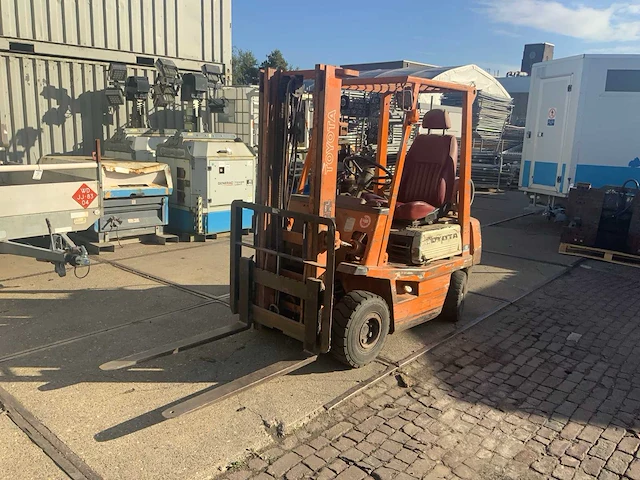 Toyota fgi 18 vorkheftruck - afbeelding 1 van  12