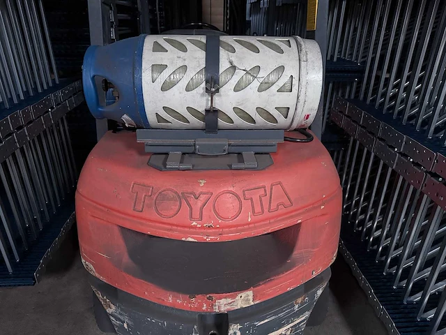 Toyota heftruck met 4e ventiel-vorkversteller-sideshift-470cm hoog-weing uren 6445 - afbeelding 7 van  15
