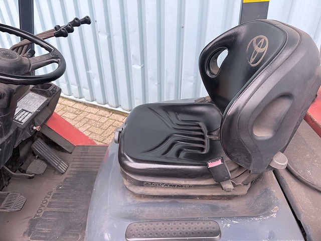 Toyota heftruck met 4e ventiel-vorkversteller-sideshift-470cm hoog-weing uren 6445 - afbeelding 2 van  15