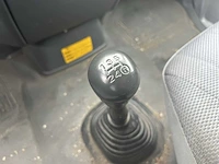 Toyota hiace 2.5 d-4d kwb comfort | van | 75-vlf-8 - afbeelding 15 van  19
