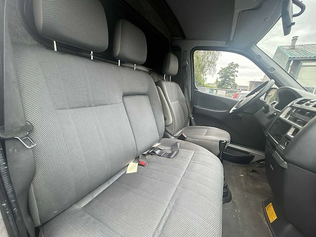 Toyota hiace 2.5 d-4d kwb comfort | van | 75-vlf-8 - afbeelding 18 van  19
