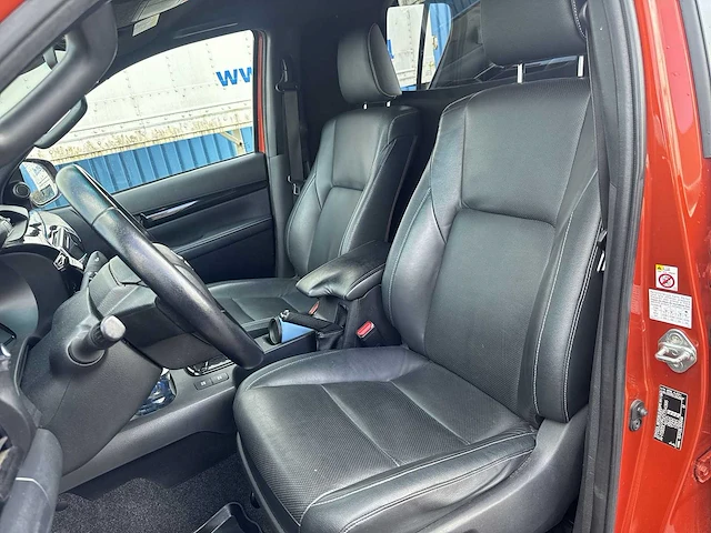 Toyota hilux 2.4 d-4d-f dc executive van | v-288-xl i - afbeelding 2 van  29
