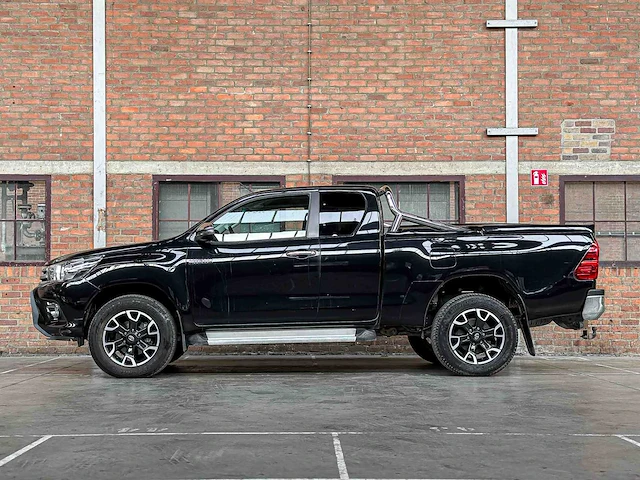 Toyota hilux 2.4 d-4d-f xc prof. 150pk 2018, v-343-nj - afbeelding 9 van  41