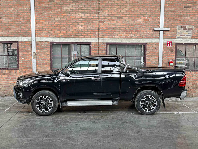 Toyota hilux 2.4 d-4d-f xc prof. 150pk 2018, v-343-nj - afbeelding 10 van  41