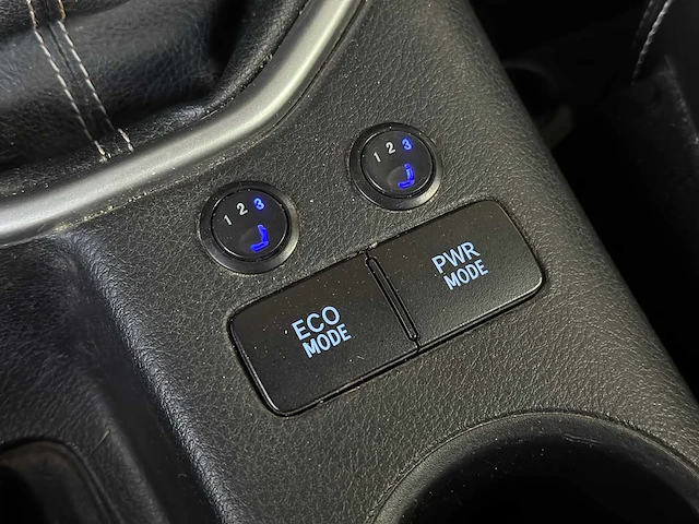 Toyota hilux 2.4 d-4d-f xc prof. 150pk 2018, v-343-nj - afbeelding 21 van  41