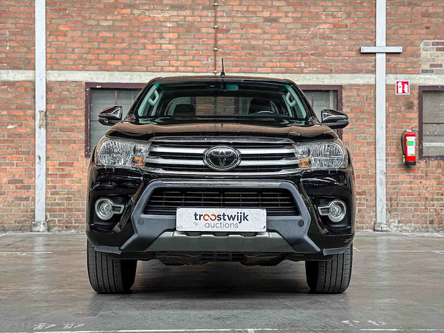 Toyota hilux 2.4 d-4d-f xc prof. 150pk 2018, v-343-nj - afbeelding 37 van  41