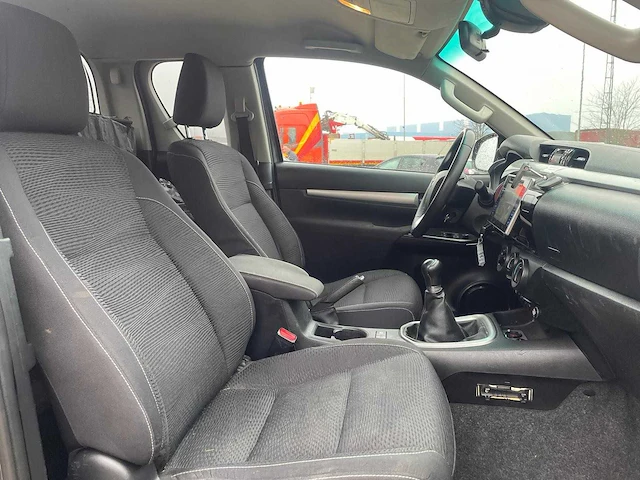 Toyota hilux 2.4 d-4d-f xtra cab professional van | v-251-dv - afbeelding 17 van  26