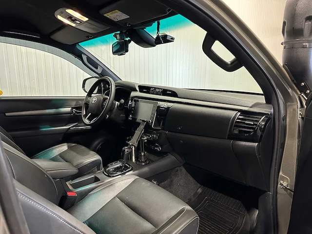 Toyota hilux 2.8 d-4d xc proprem 4x4 offroad camper 26.000 km vxl-51-v - afbeelding 16 van  43