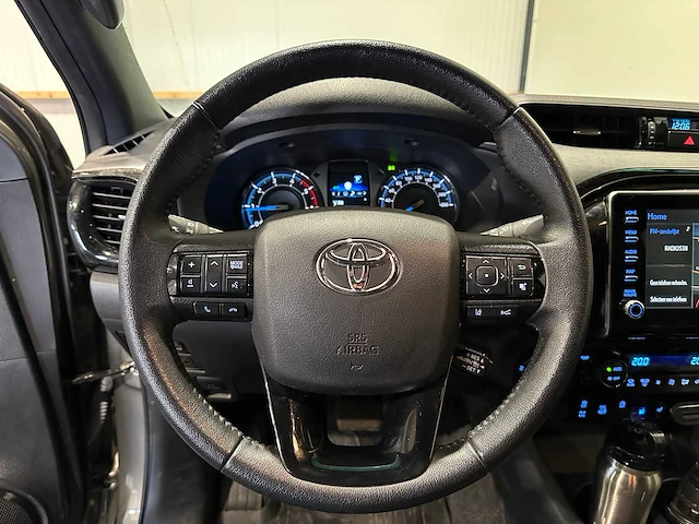 Toyota hilux 2.8 d-4d xc proprem 4x4 offroad camper 26.000 km vxl-51-v - afbeelding 18 van  43