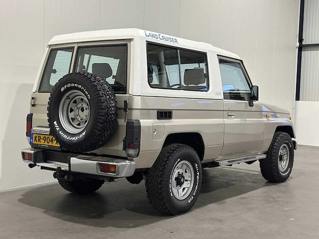 Toyota land cruiser 2.4 td softtop kr-904-x youngtimer - afbeelding 5 van  17