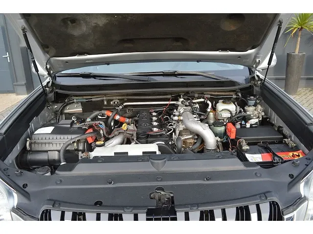 Toyota land cruiser 3.0 d-4d vx | 2010 | nl registratie | zb-322-j | - afbeelding 15 van  39