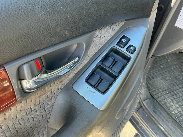 Toyota land cruiser d-4d personenauto - afbeelding 9 van  34