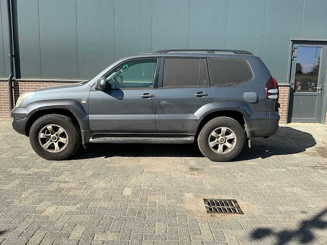 Toyota land cruiser d-4d personenauto - afbeelding 12 van  34