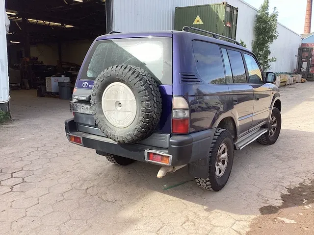 Toyota land cruiser personenauto - afbeelding 15 van  15