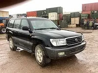 Toyota landcruiser personenauto - afbeelding 8 van  15