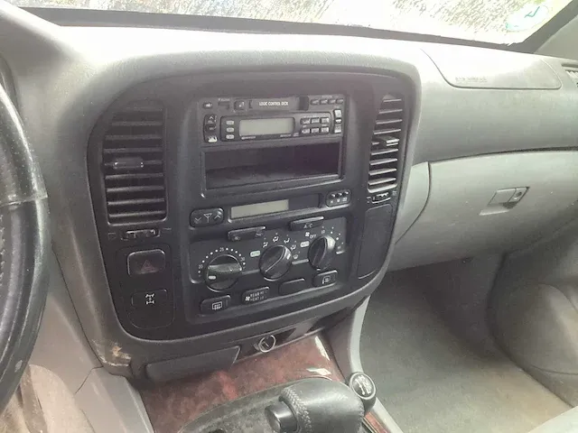Toyota landcruiser personenauto - afbeelding 13 van  15