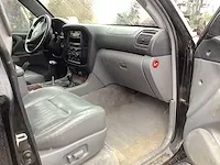 Toyota landcruiser personenauto - afbeelding 15 van  15