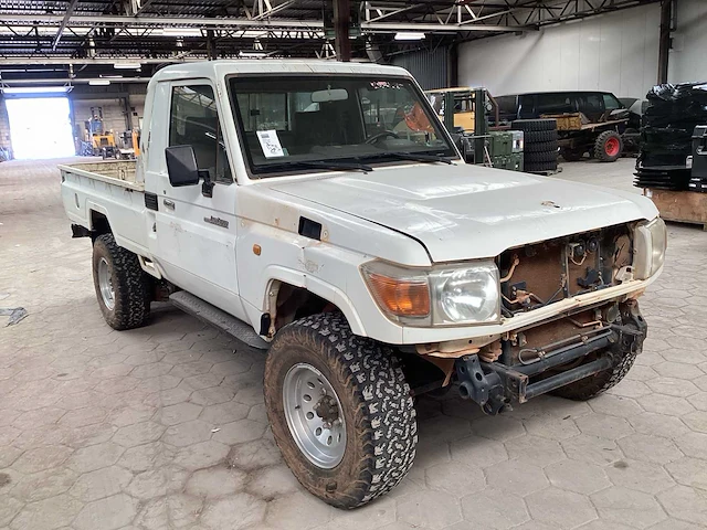Toyota landcruiser pickup personenauto - afbeelding 5 van  12