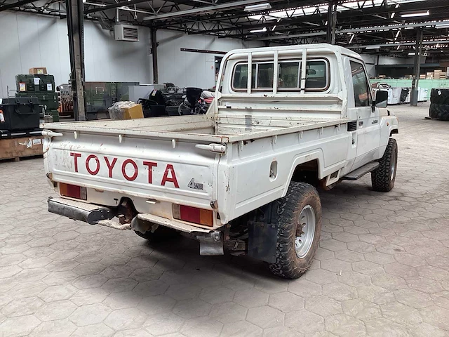 Toyota landcruiser pickup personenauto - afbeelding 6 van  12