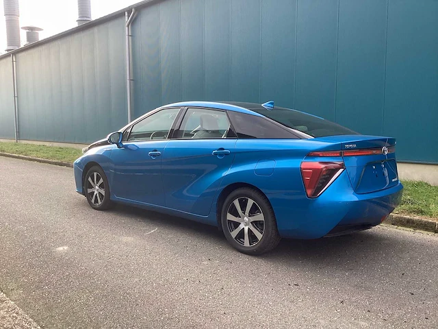 Toyota mirai jpd10 waterstof personenauto - afbeelding 19 van  25