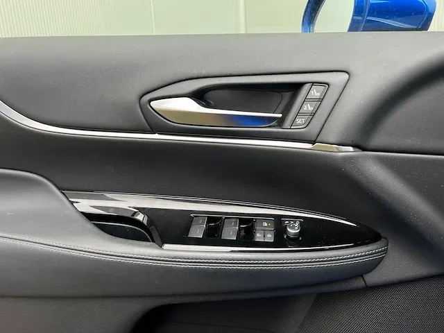 Toyota mirai prestige -waterstof- 182pk 2021, l-798-bj - afbeelding 39 van  59